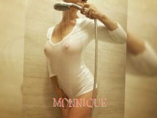 MONNIQUE_