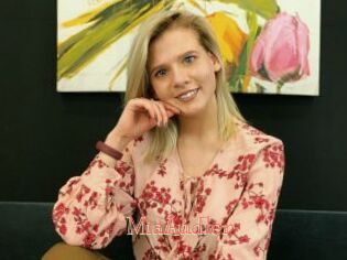 MiaAudler Celebrix
