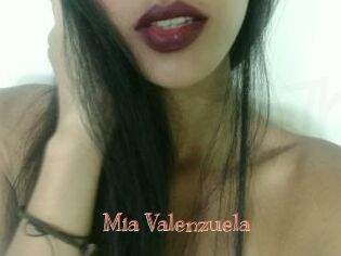 Mia_Valenzuela