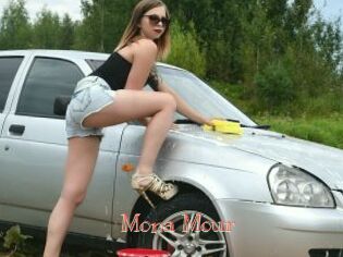 Mona_Mour