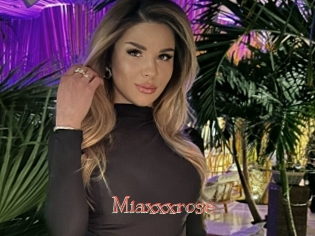 Miaxxxrose
